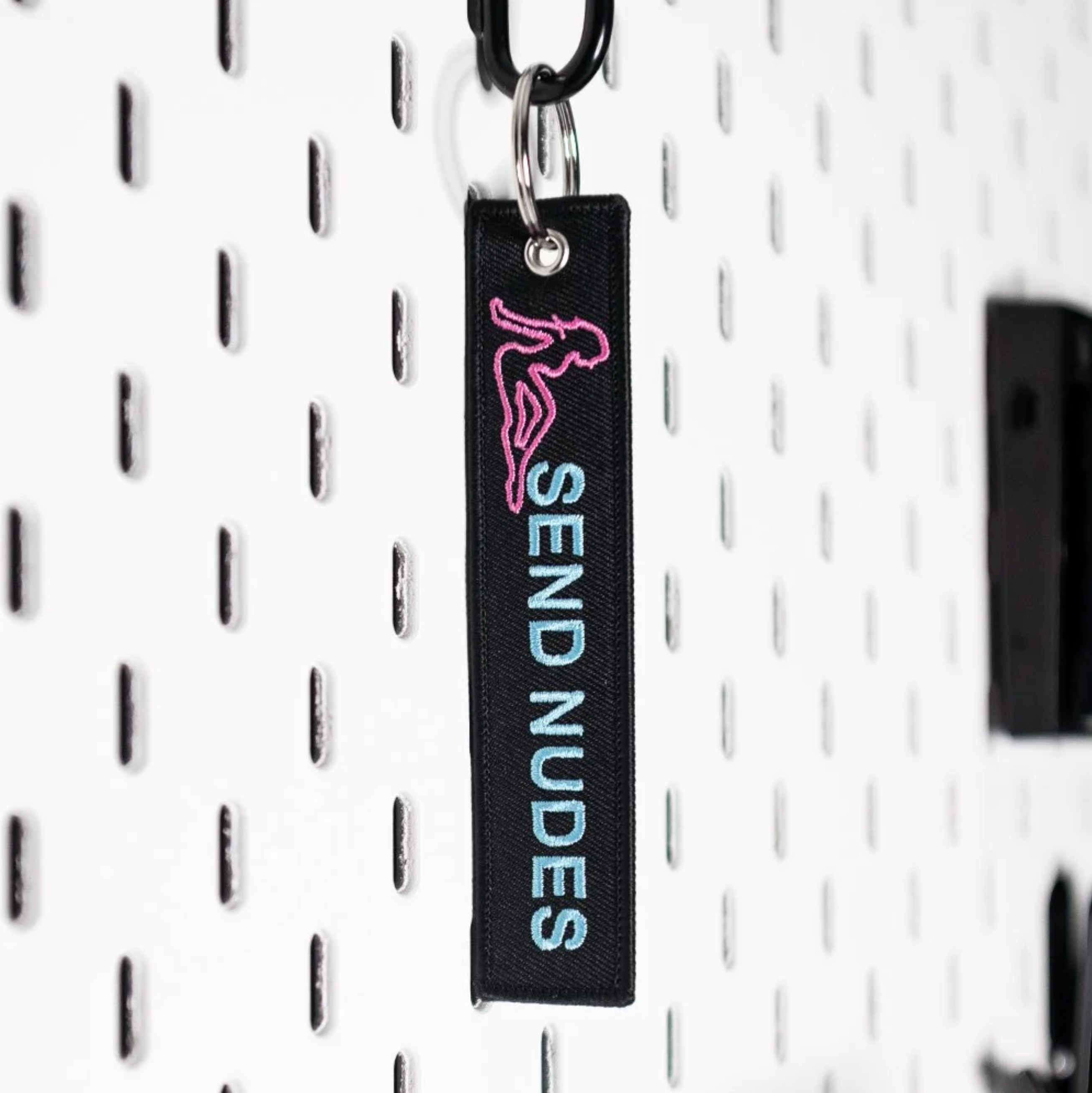Cliché - Send Nudes Keytag